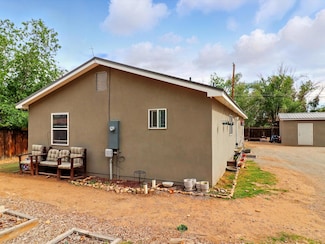 3014 Sioux St NW, Albuquerque, NM 87107
