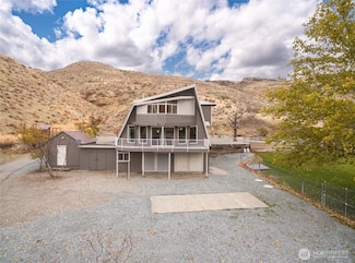 110 Bill Shaw Rd, Pateros, WA 98846