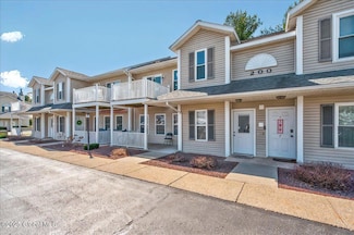 206 Cambridge Manor Dr, Schenectady, NY 12302