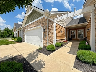 646 Coral Ct, Beavercreek, OH 45430