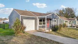 520 E 6th St, Claremore, OK 74017