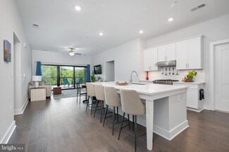44691 Wellfleet Dr Unit 208, Ashburn, VA 20147