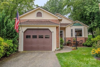130 Exeter Ct, Hendersonville, NC 28791