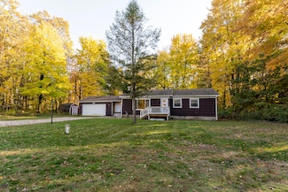 13706 Cleveland St, Nunica, MI 49448