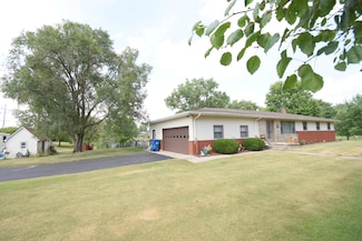 340 E Babcock Ln, Rensselaer, IN 47978