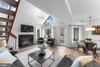 6007 Curtier Dr Unit E, Alexandria, VA 22310