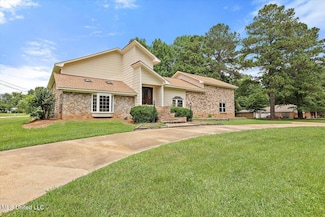 131 Hidden Valley Ln, Jackson, MS 39212