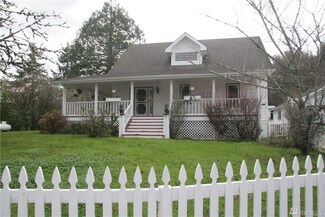 4934 State Route 4 W, Rosburg, WA 98643