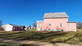 102 Iowa Ave, Mott, ND 58646