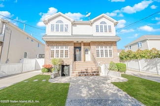 83 Gary St, Staten Island, NY 10312