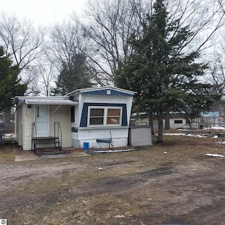 839 Floresta St, Traverse City, MI 49686