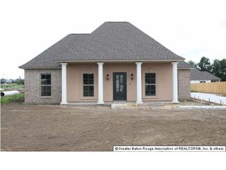 4613 Avery Gracy Dr, Addis, LA 70710