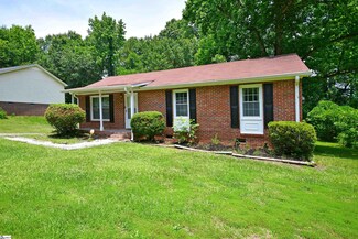 15 Queens St, Fountain Inn, SC 29644