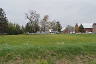 5517 E Gresham Rd, Dunkerton, IA 50626