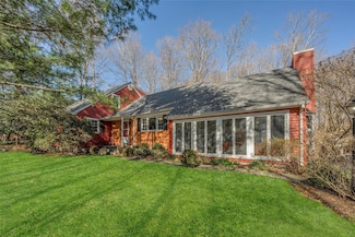 119 Goldens Bridge Rd, Katonah, NY 10536