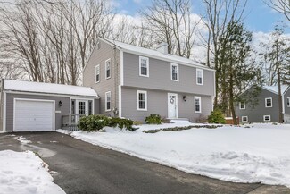 3 Hemlock Hill Rd, Cape Elizabeth, ME 04107