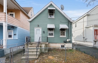 16 Loretta St, Clifton, NJ 07011