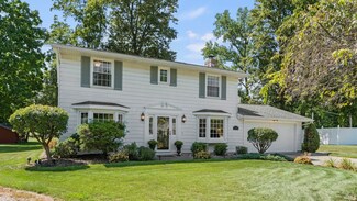 614 Oakleaf Dr, Garrett, IN 46738