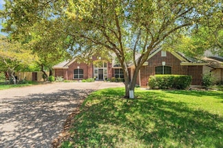 209 El Rio Dr, Lakeway, TX 78734