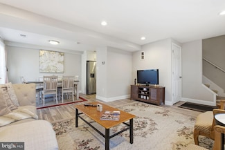 594 Glen Ct, Glen Burnie, MD 21061