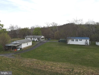 560 Rohrbaugh Ln, Moorefield, WV 26836