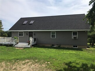 437 Back Meadow Rd, Damariscotta, ME 04543
