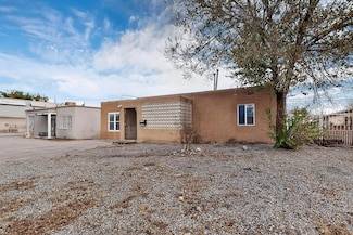 424 Grove St NE, Albuquerque, NM 87108
