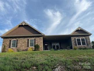 5 S Pine Dr, Weaverville, NC 28787