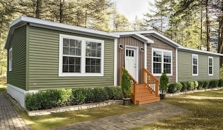 56 Anderson Dr, Leeds, ME 04263