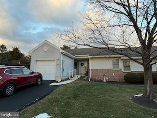 1069 Country Hill Dr, Harrisburg, PA 17111