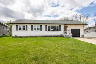 318 Peach St, East Dubuque, IL 61025