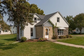 305 W Eyota St, Dover, MN 55929