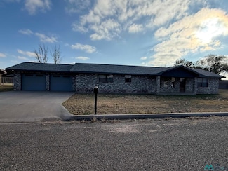 1114 Gemini Cir, Portales, NM 88130