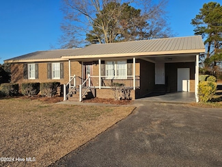 645 E Hanrahan Rd, Grifton, NC 28530