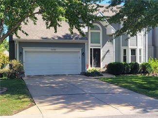 12737 S Hallet St, Olathe, KS 66062
