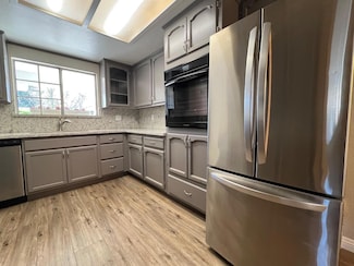 601 Riddle Ct, Modesto, CA 95356