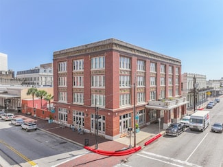 2425 Strand St, Galveston, TX 77550