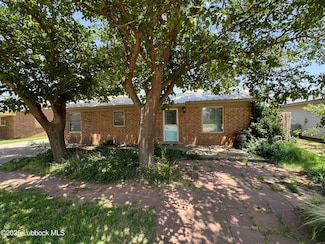 820 Hickory St, Idalou, TX 79329