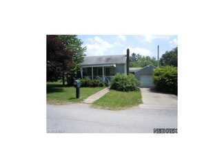 8192 Davis St, Masury, OH 44438