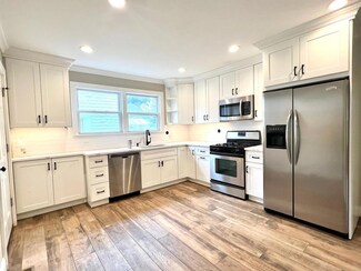 13 Hazel St, Central Islip, NY 11722
