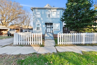 815 Prescott St, Waukegan, IL 60085