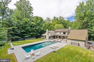 8805 Bellwood Rd, Bethesda, MD 20817
