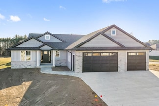 4013 Antwerp Ave, Howard, WI 54313