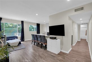 21000 Parthenia St Unit 24, Canoga Park, CA 91304