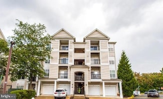 11399 Aristotle Dr Unit 11-302, Fairfax, VA 22030
