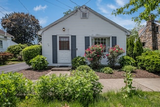 36 State St, Guilford, CT 06437