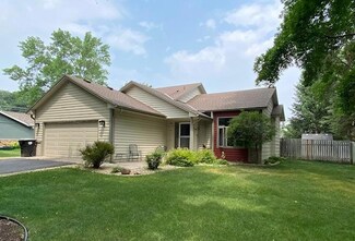 714 N Brookview Ln SW, Isanti, MN 55040