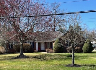 558 Paradise Rd, East Amherst, NY 14051