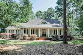 151 Mockingbird Ln, Atmore, AL 36502