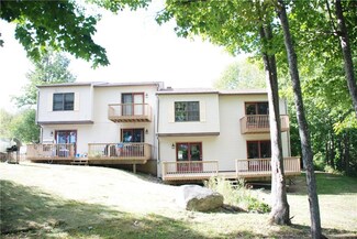 993 N Main St, Winterport, ME 04496
